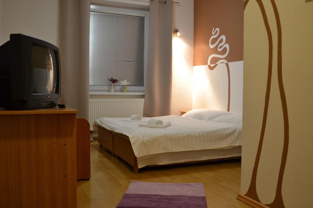 Privat Julia Hotel Vrbov Room photo
