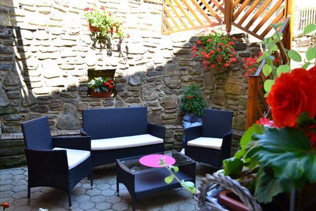 Privat Julia Hotel Vrbov Exterior photo